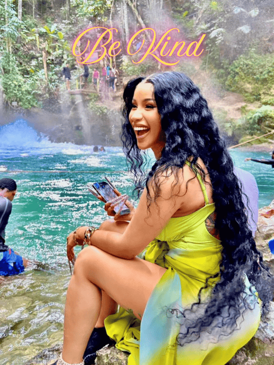 Cuadro Cardi B "Be Kind"